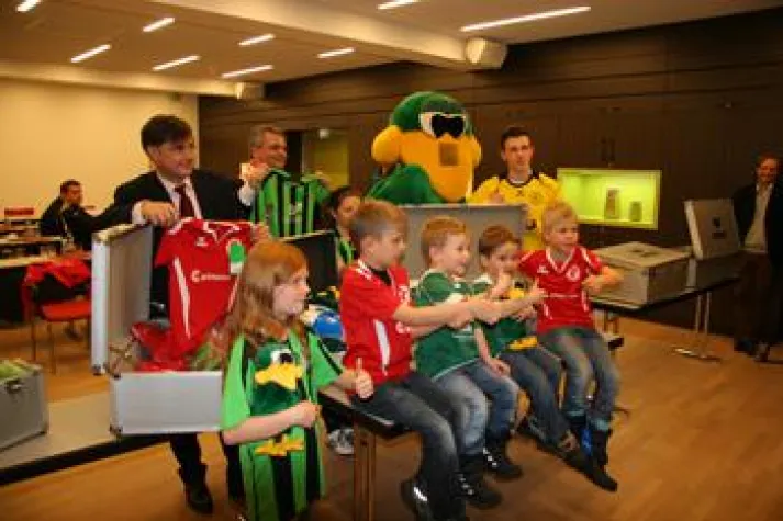 Bild: CSg + PrimaCom zeigen Engagement