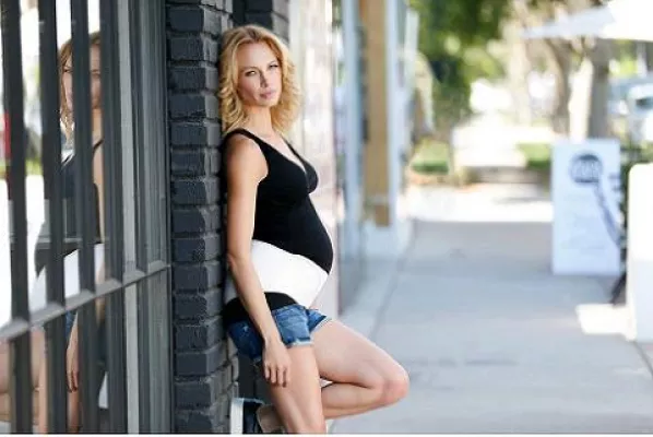 Bild: 10-jähriges Jubiläum: Belly Bandit revolutioniert Bauchwickel und wird zum Liebling von Allen