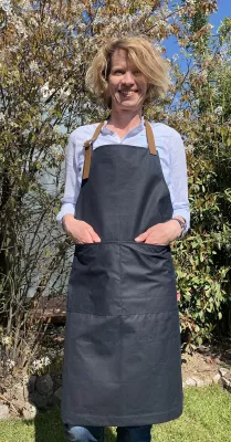 Bild: Neue Arbeitsschürzen aus gewachster Baumwolle