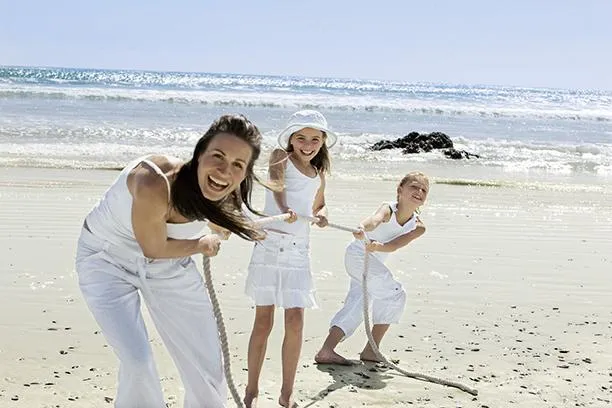Bild: Vollmacht, Reiseapotheke & Co. - Was es beim Verreisen mit fremden Kindern zu beachten gilt!