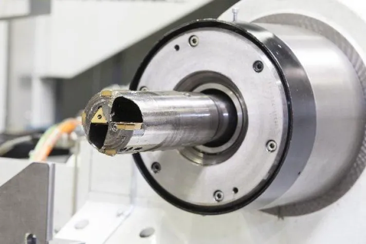 Bild: Tiefbohrmaschine bohrt selbständig