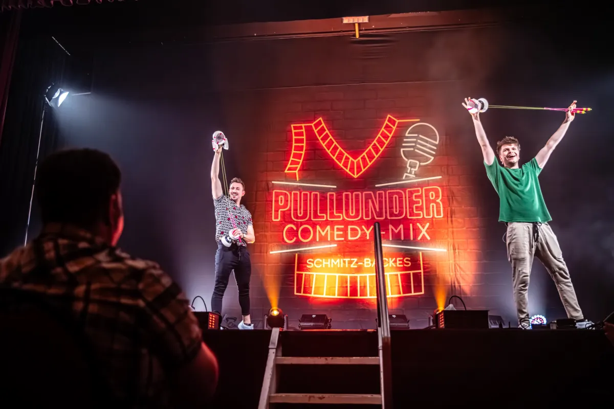 Einzigartige Darbietungen beim 2. Pullunder-Comedy-Mix (© Backes Unterhaltung UG)