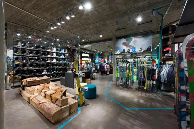 Bild: Aufbruch bei Intersport Heinzel: An Start mit neuem Ladenbau von Knoblauch
