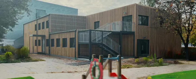 Bild: PH Container bietet Lösung für Platzmangel in Kitas: Modulare Kindergartencontainer kurzfristig verfügbar