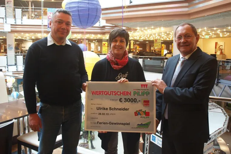 9000-Euro-Gewinnspiel: Einrichtungshaus Pilipp GmbH macht drei Kunden glücklich Bild: 9000-Euro-Gewinnspiel: Einrichtungshaus Pilipp GmbH macht drei Kunden glücklich