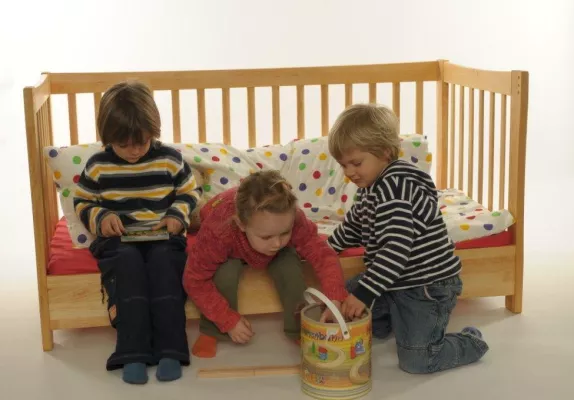 Kindermöbel aus Massivholz von WDL Werkstatt der Lebenshilfe - nachhaltig aus FSC Holz, sozial produziert Bild: Kindermöbel aus Massivholz von WDL Werkstatt der Lebenshilfe - nachhaltig aus FSC Holz, sozial produziert