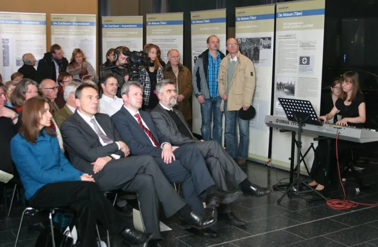 Bild: Innenminister Holger Hövelmann eröffnet Ausstellung über Harzburger Front