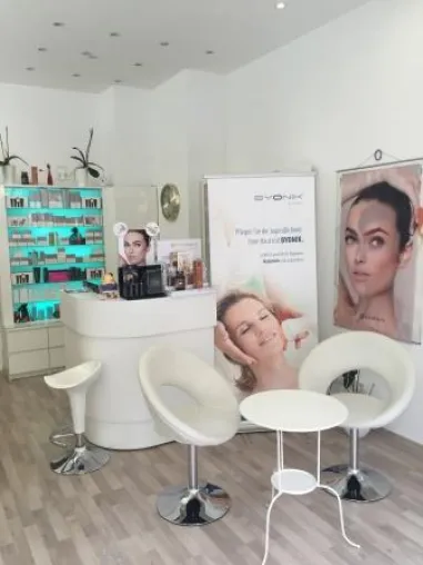 Bild: Traumhaft schöne Wimpern zu jeder Zeit –Innovativer Beauty Salon in Berlin Wilmersdorf weiß wie