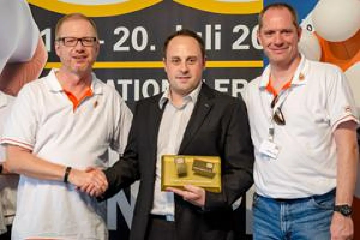 Geschäftsführer Dr. Werner Grünewald, Christian Schütz (Dachser) und Vertriebsleiter Volkmar Link.