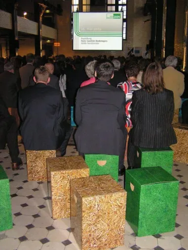Papphocker beeindrucken durch Nachhaltigkeit Bild: Papphocker beeindrucken durch Nachhaltigkeit