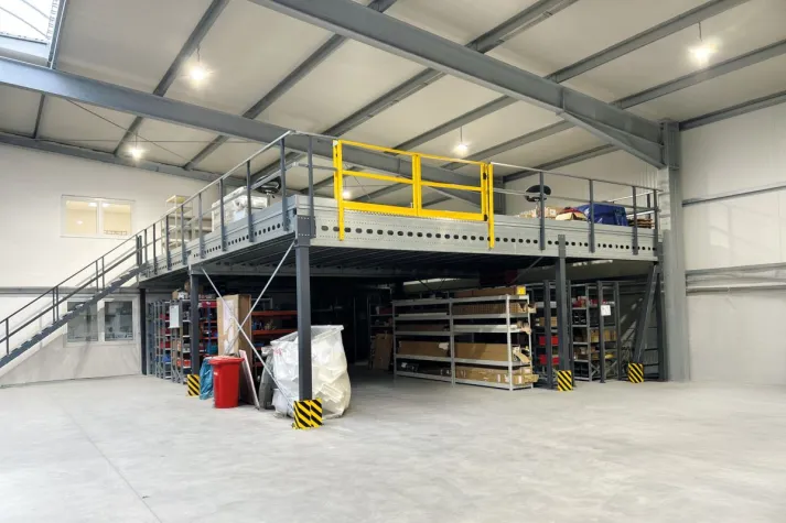 Lagerbühne als Herzstück neu aufgestellter Intralogistik Bild: Lagerbühne als Herzstück neu aufgestellter Intralogistik