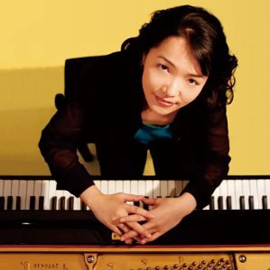 Gastiert im Showkabarett: Ayako Shirasaki