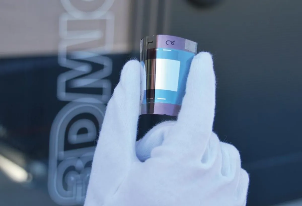 Laserstrukturierte flexible organische Solarzelle