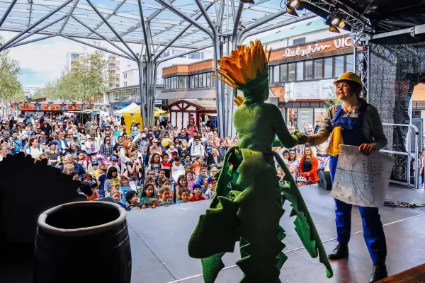 Bild: Kunterbunter Kindersamstag begeistert Klein und Groß