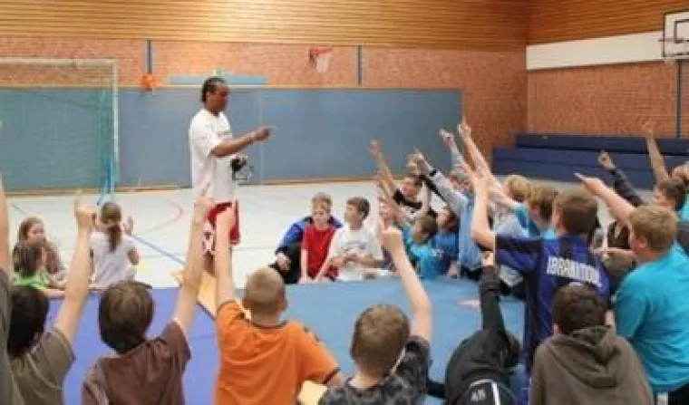 Sucht- und Gewaltprävention: Schulprojekttage mit „2schneidig“ Bild: Sucht- und Gewaltprävention: Schulprojekttage mit „2schneidig“