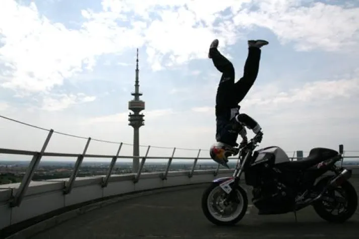 Bild: Chris Pfeiffer rides the BMW-Tower