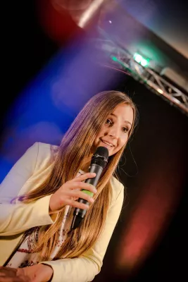 Bild: Leipzigerin gewinnt den internationalen Silent Speaker Slam in Wiesbaden