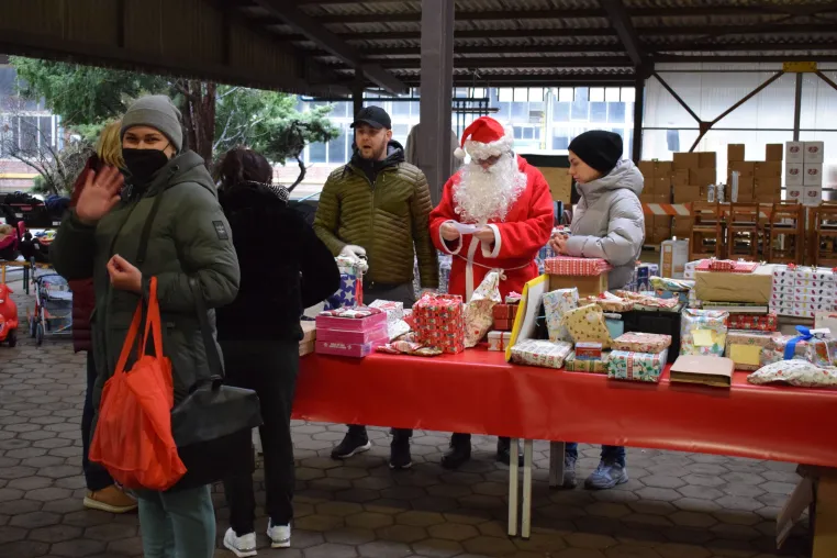 Bild: Weihnachtsaktion 2024 – Wer hilft, beschenkt sich selbst!