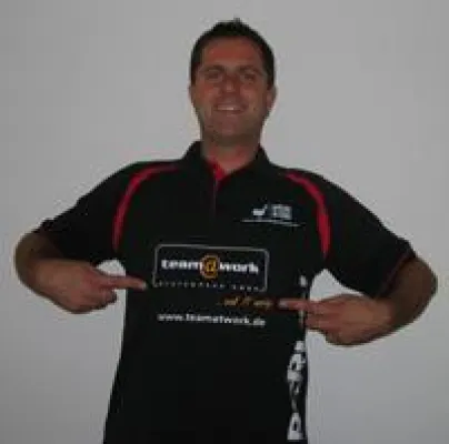 Bild: team@work Systemhaus GmbH ist Trikot-Sponsor der King Pins Berlin