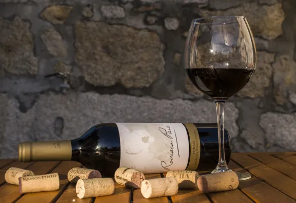 Bild: Wein muss verkorkt sein - oder ist der Schraubverschluss besser als sein Ruf?
