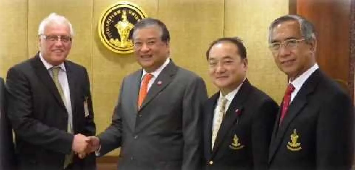 RA und HTA of Thailand Eberhard J. Trempel meets Governor Sukhumband Paribatra und Vize Porntep Techapaibul