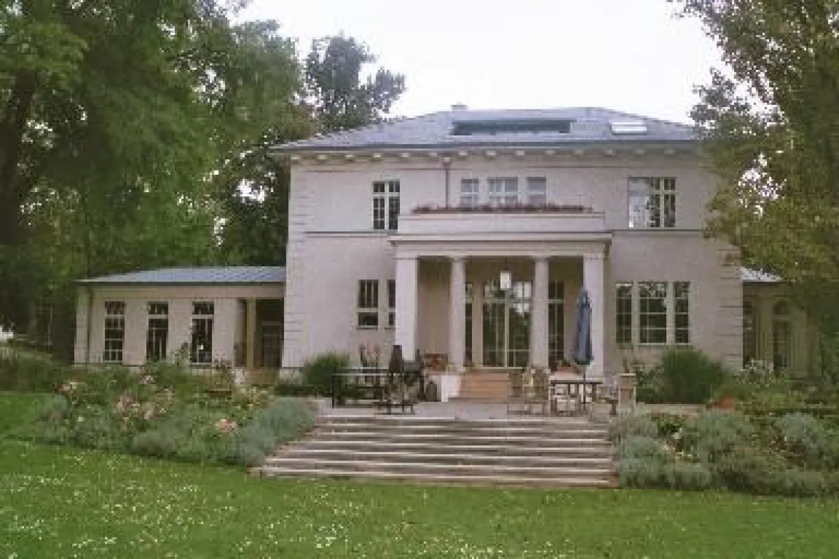 Kalkputzfassade mit farbigen Sanden