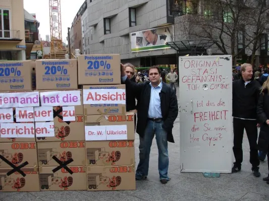 Bild: "Niemand hat die Absicht, eine Mauer zu bauen"