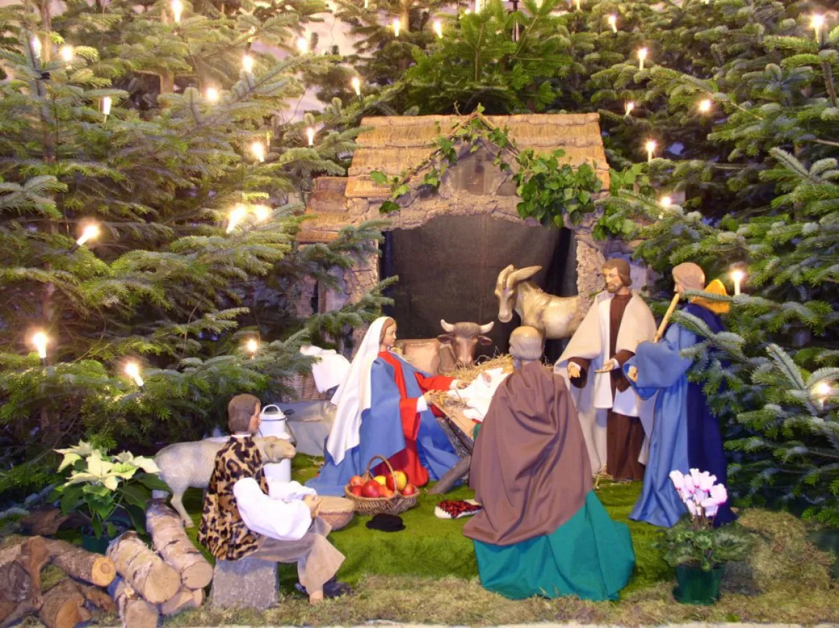 Geschichten und Lieder stehen auch in diesem Jahr wieder an der Weihnachtskrippe an. Foto: B. Laame