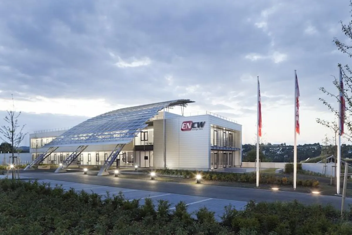 Mit modernster Photovoltaik: Die Zentrale der ENCW