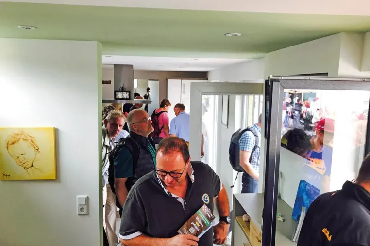 Bild: Modulgebäude von LivingCon ist Besuchermagnet auf dem Caravan Salon