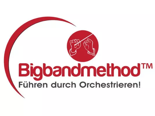 Bild: Sandra Weckert präsentiert ihre Bigbandmethod einem fachkundigen Publikum aus der Weiterbildungsbranche