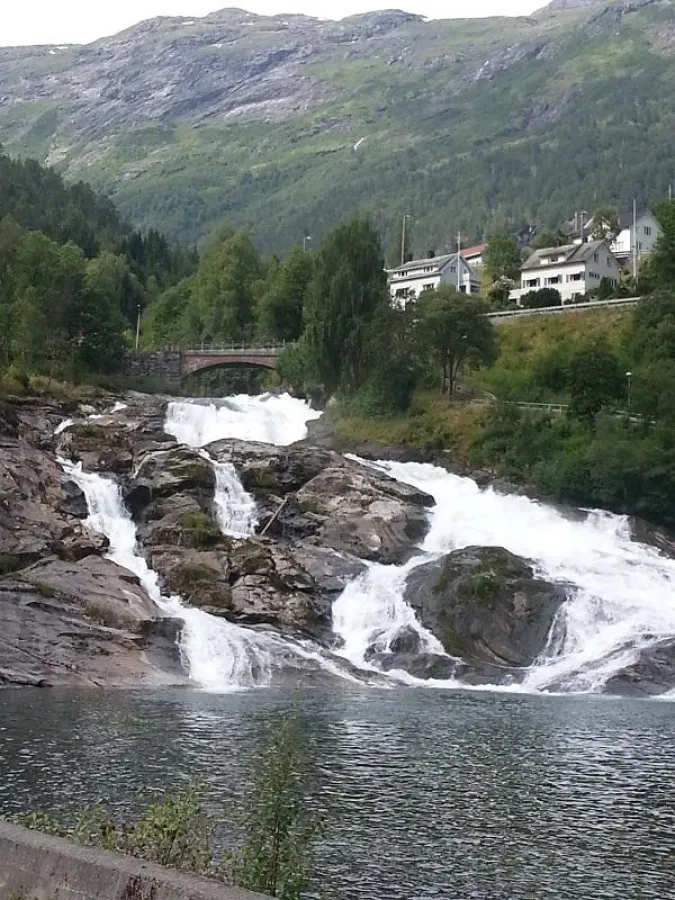 Vielfältige Energiequellen – Erneuerbare Energie, Seminarbeitrag EM Global Service AG