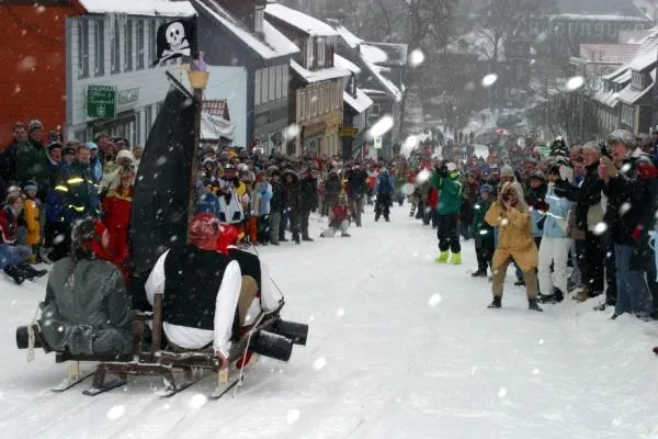 Bild: Freie Fahrt beim Volksrodeln im Oberharz
