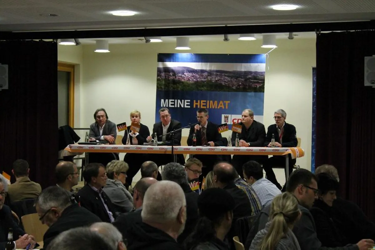Podium vlnr. Franz Friedrich, Maria Bänsch-Schnur, Jürgen Auweiler, Marcus Hoffeld, Stefan Dorbach