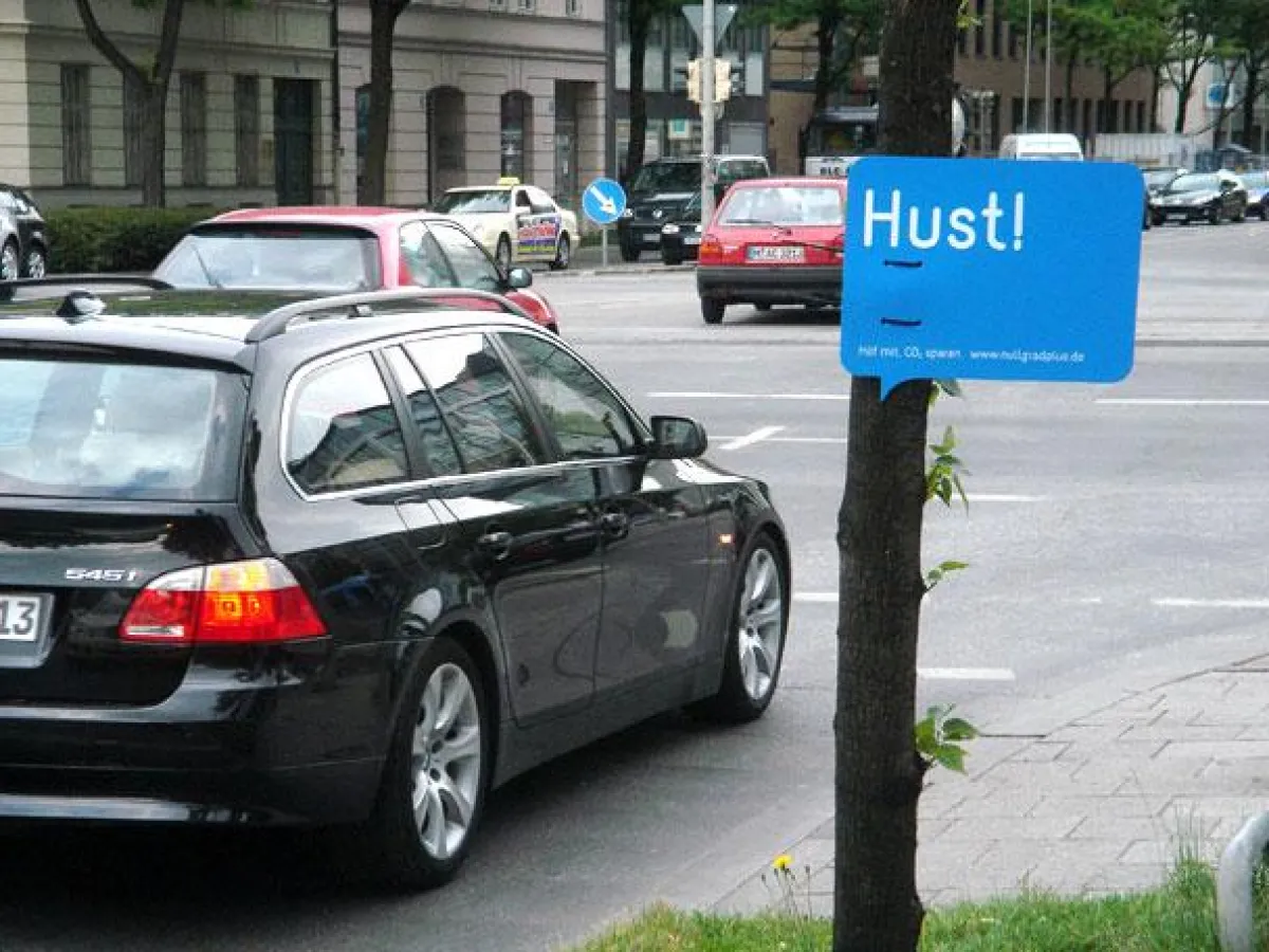 Sprechblasen im Münchner Stadtgebiet sorgen für Aufsehen.