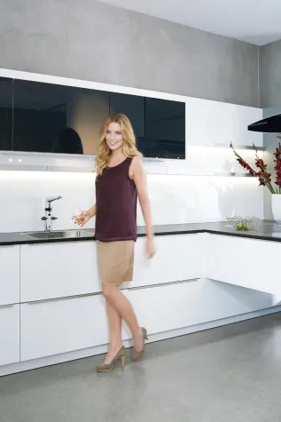 „Kommunikationszentrum“ Küche: Wenn der Wasserhahn zum neuen Interaktionspartner wird Bild: „Kommunikationszentrum“ Küche: Wenn der Wasserhahn zum neuen Interaktionspartner wird