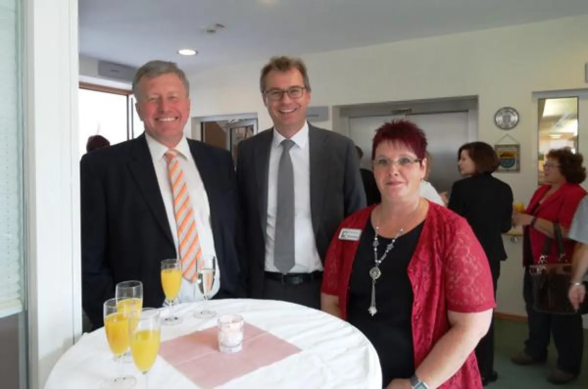 Bürgermeister Bernd Haller, Dr. Alexander Lahl und Alexandra Hahnemann.