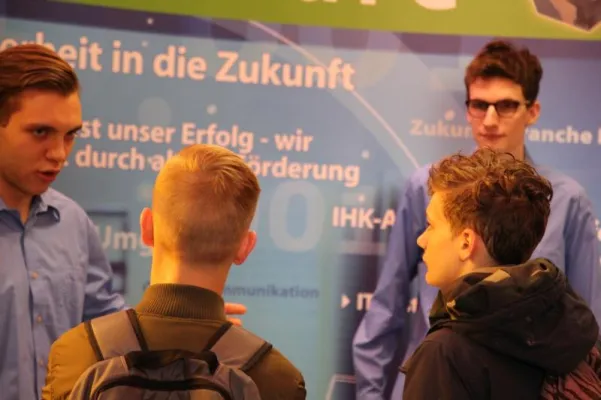 Bild: Karrierechancen in der IT: Controlware auf dem Ausbildungsinfotag in Darmstadt