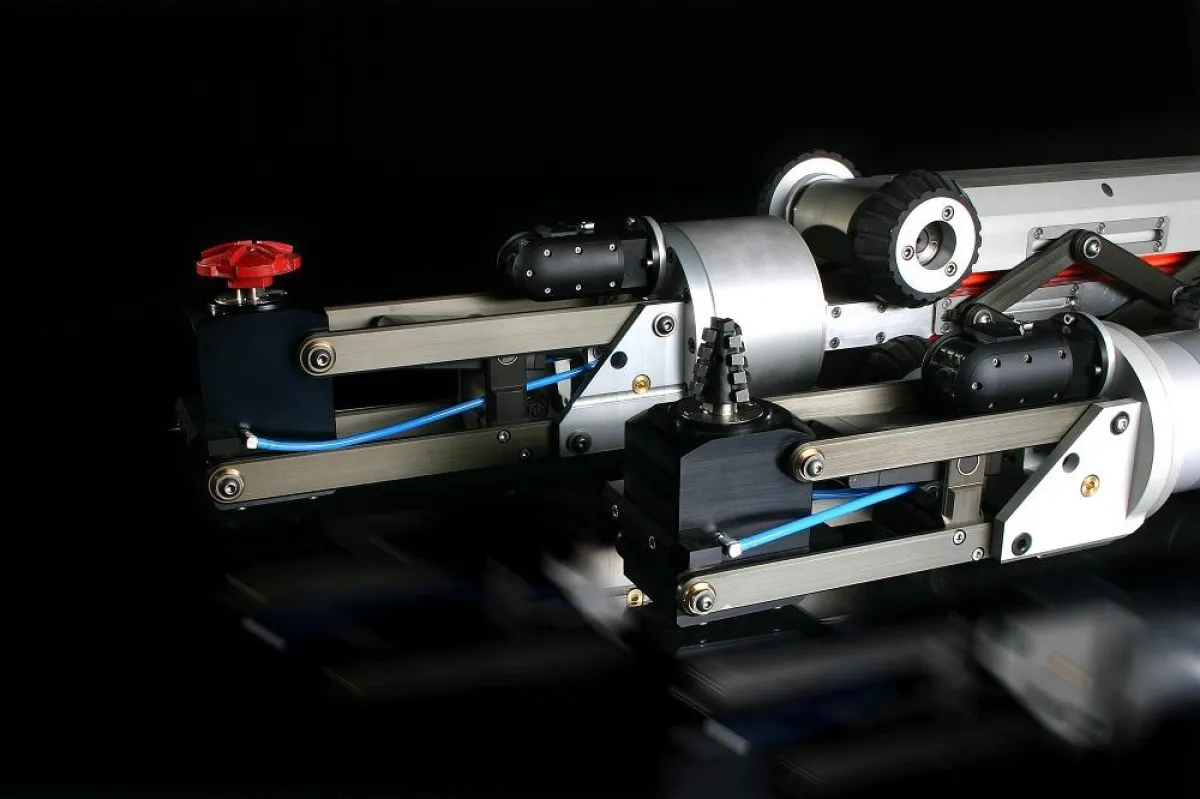 Voll elektrisch betriebene Fräsroboter für die Kanalsanierung