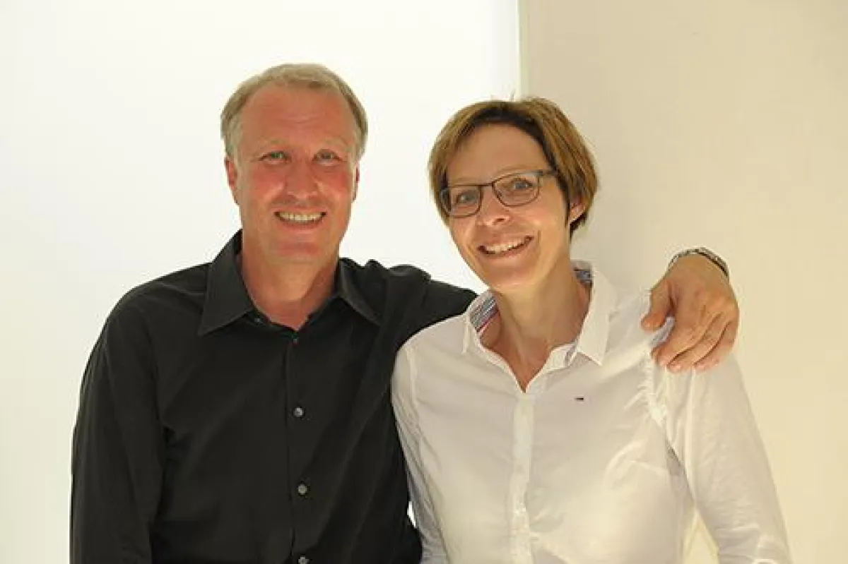 Die Inhaber des Weinguts Dirk Emmich und Antje Stamm (BIld: Frank Paul Kistner)