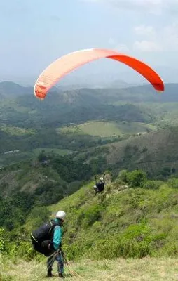 Bild: Paragliding in Kuba - Flugerlebnisse & mehr