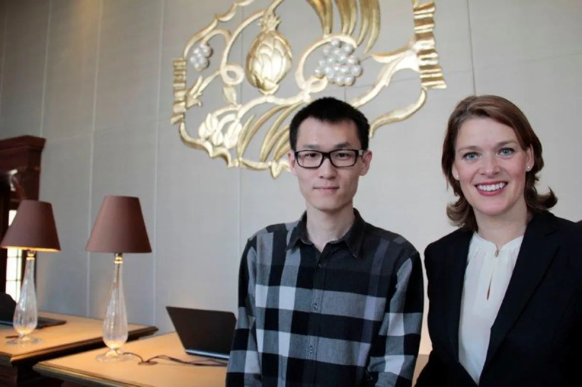 Generaldirektorin Monique Dekker empfing den ersten Gast im Park Hyatt Vienna. © Park Hyatt Vienna