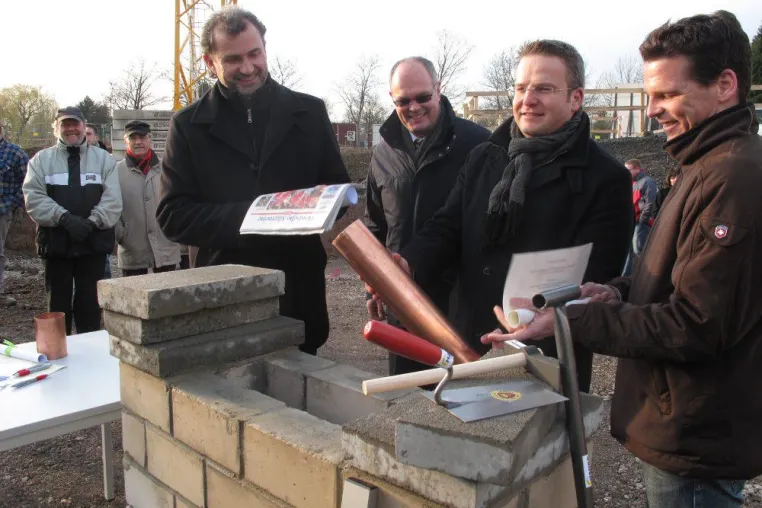 Bild: Casa Reha feiert Grundsteinlegung zum Seniorenpflegeheim „Mühlenhof“ in Vellmar