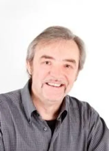 Bild: Peter Schmidt als Chefredakteur der neuen Fachzeitung Reifenwelt