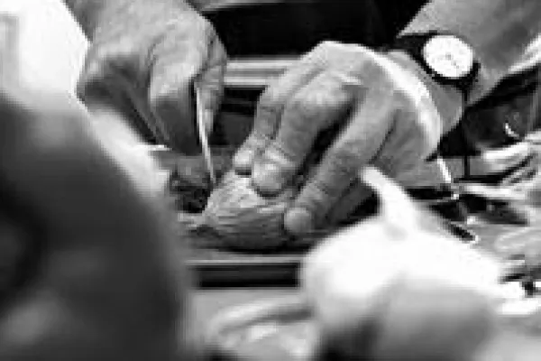 Bild: Künstler für eine andere Esskultur - Die Ausstellung Subkulinaria, August 2008, Deutzer Brücke, Köln