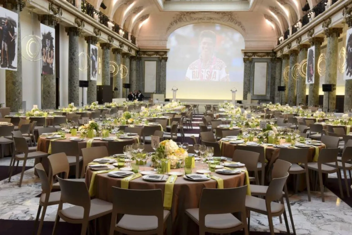 Erdig-grüne Farbtöne vermitteln eine neue Form von Klasse im prestigeträchtigen Pavillon Cambon Capu