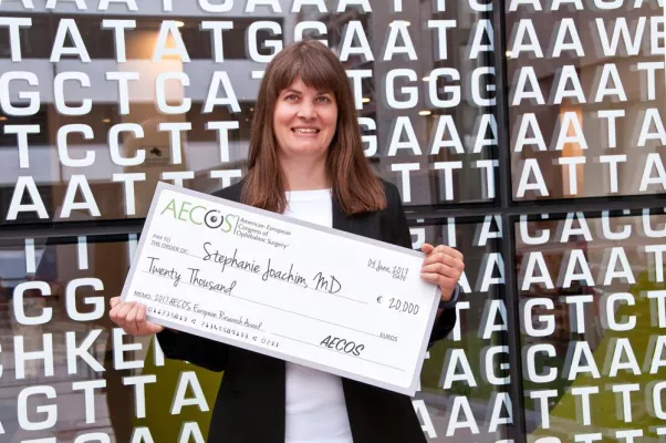 Dr. Stephanie Joachim für Forschung zur diabetischen Retinopathie ausgezeichnet Bild: Dr. Stephanie Joachim für Forschung zur diabetischen Retinopathie ausgezeichnet