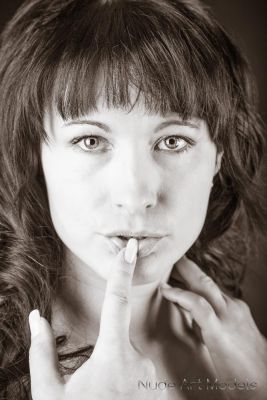 Nude Art Models – Magazin für stilvolle Aktfotografie und Aktmodelle