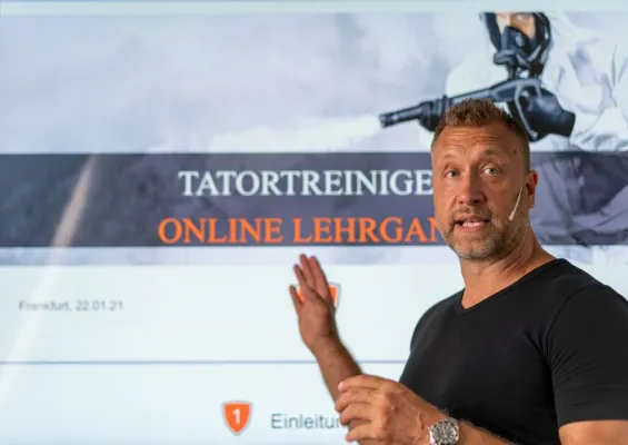 Bild: Lernen vom Profi-Tatortreiniger Marcell Engel