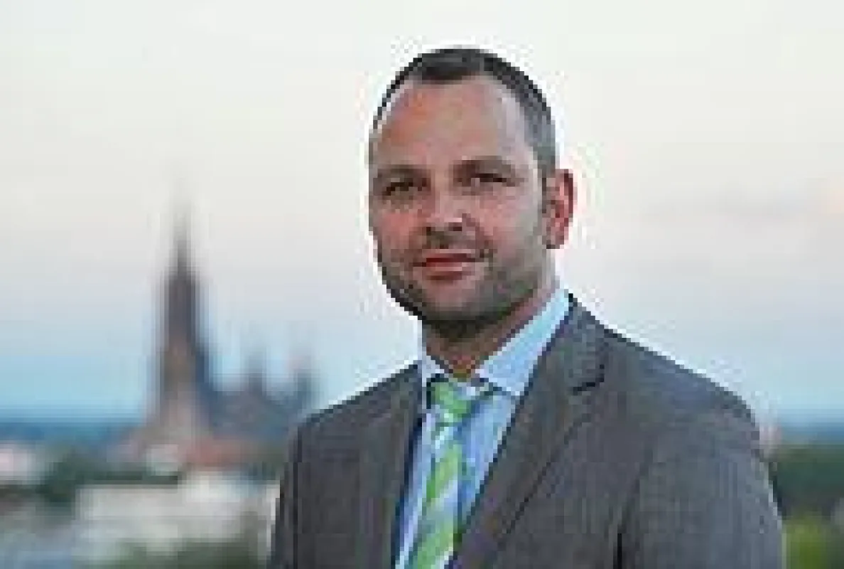 Matthias Schuster   Geschäftsführender Gesellschafter